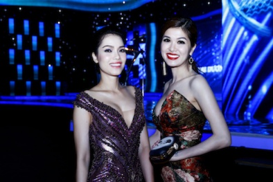 Quách An An diện đầm bó sát khoe đường cong